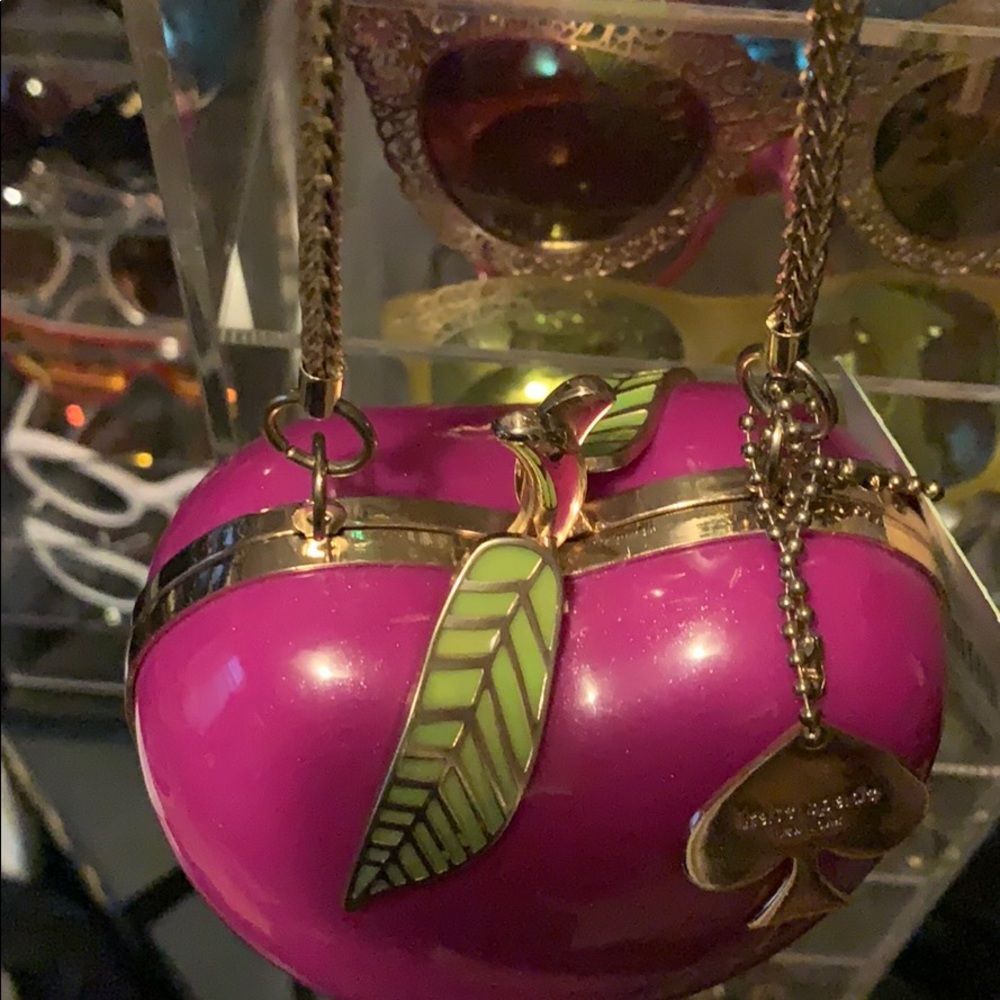Kate Spade Apple Clutch ๐ - Picture 5 of 6